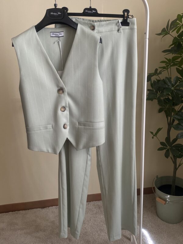 Coordinato-gessato-gilet-e-pantalone-menta